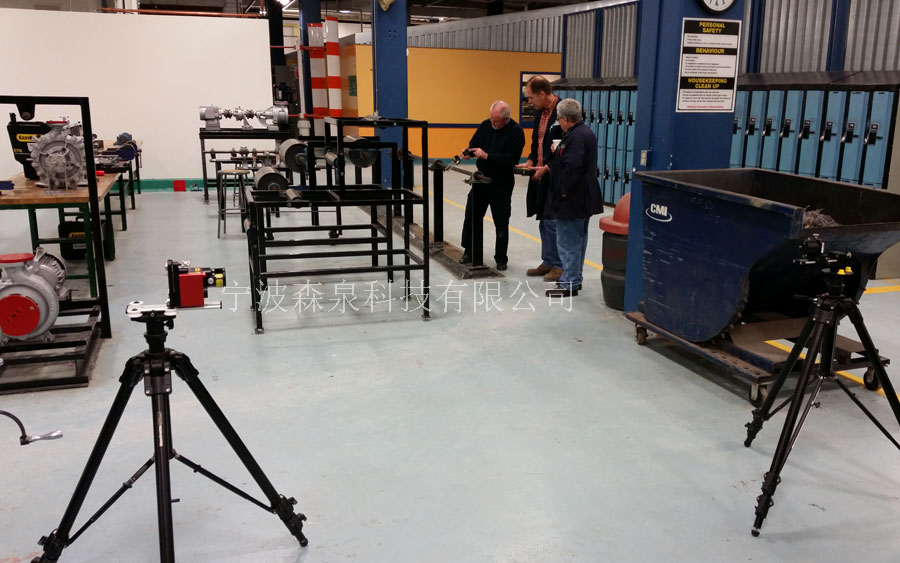 如何用激光測量輥的平行度？